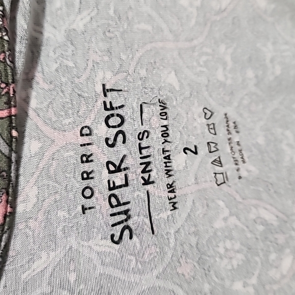 Torrid Super Soft Floral Blouse - Picture 4 of 4